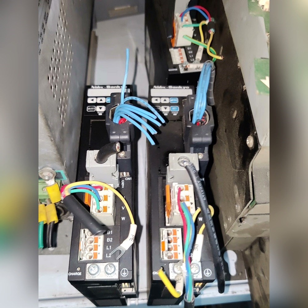 三协伺服驱动器DA22411功率400W包好实物图 议价