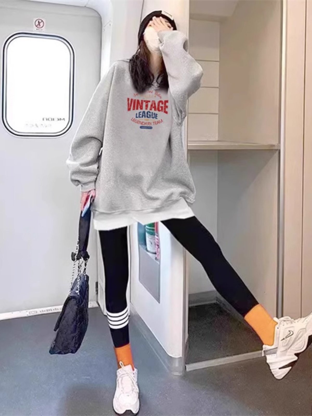 假两件加绒卫衣女2025秋季新款中长款加厚遮屁股搭配鲨鱼裤的上衣