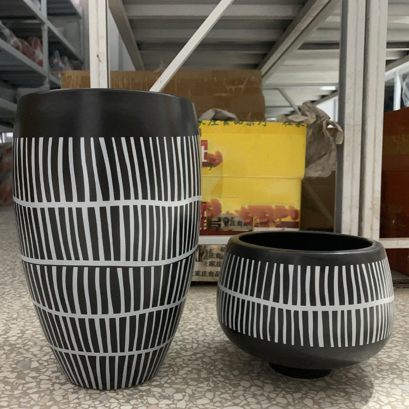 简约黑白花盆陶瓷大花瓶客厅插花摆件桌面鲜花花器装饰品
