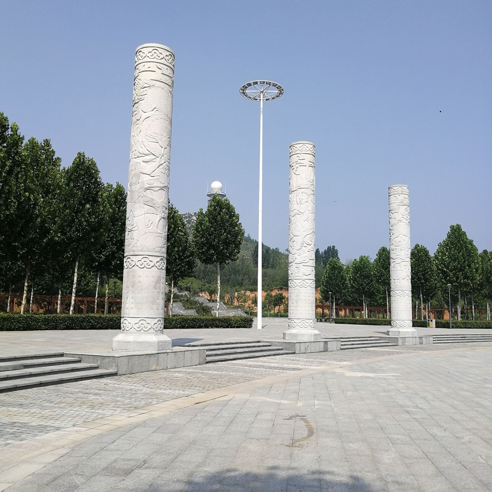 园林青石石雕龙柱广场公园石雕龙柱公园景观花岗岩石雕龙柱