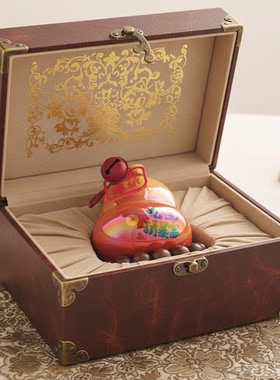 复古皮革带锁收纳箱摆件