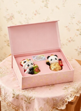 可爱招财猫熊猫毛绒摆件礼盒装