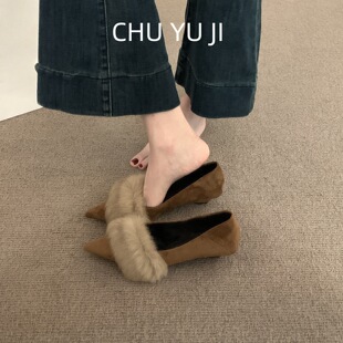 初遇季尖头复古毛毛鞋女秋冬新款法式粗跟浅口玛丽珍鞋绒面低跟瓢