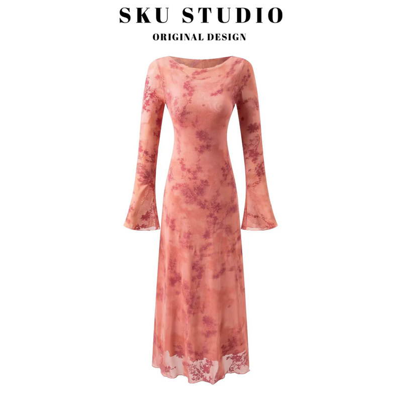 SkuStudio气质连衣裙女2026秋新款长袖网纱植绒提花长裙修身显瘦