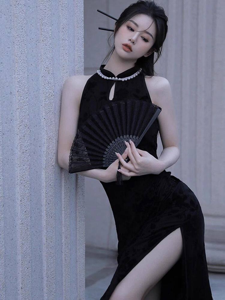 改良旗袍新款2026年轻款少女气质高端新中式黑色挂脖性感连衣裙夏