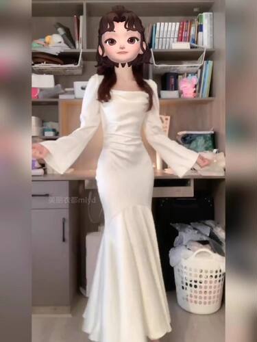 大码法式方领收腰鱼尾连衣裙女高级感缎面气质领证订婚小白裙礼服