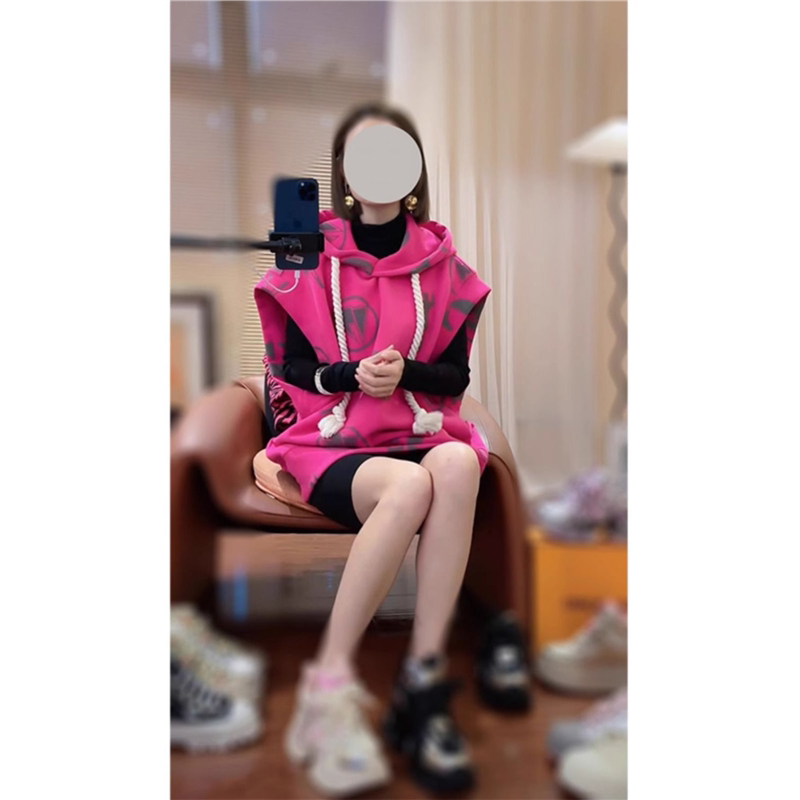 2026新款爆款高级感超好看火龙果色休闲时尚套头连帽马甲卫衣女秋