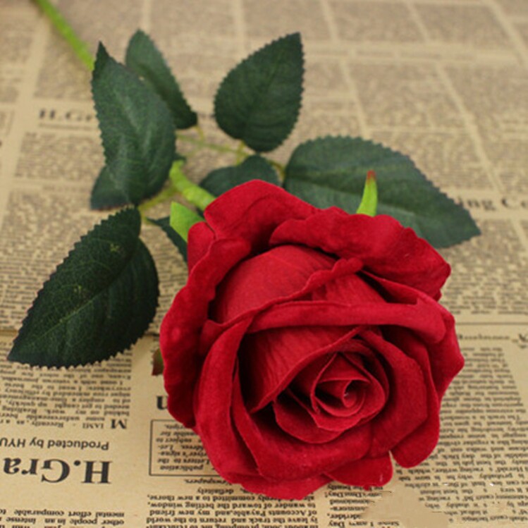 六一儿童节表演出舞蹈道具手拿红色玫瑰跳舞假花新疆民族古典舞