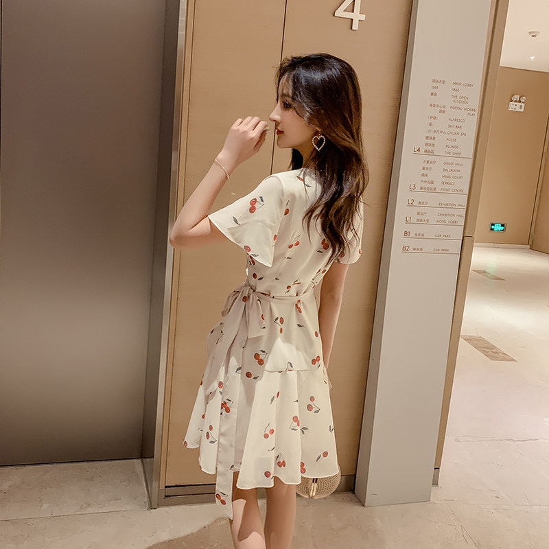一片式樱桃印花雪纺连衣裙女2020夏季新款法国小众收腰系带桔梗裙