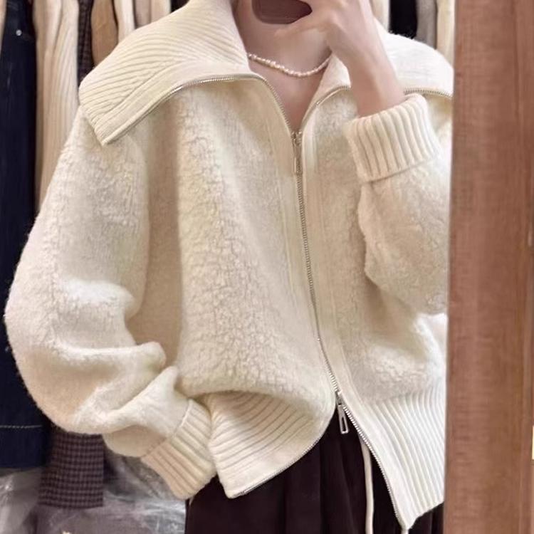 软糯短款白色奶呼呼大翻