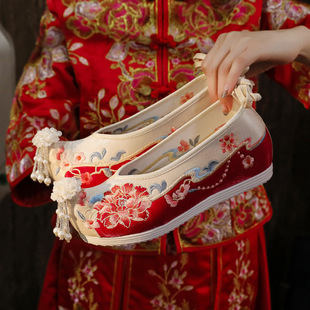 春夏季流苏汉服鞋子女中式绣花鞋新娘古风红色翘头秀禾婚鞋平底