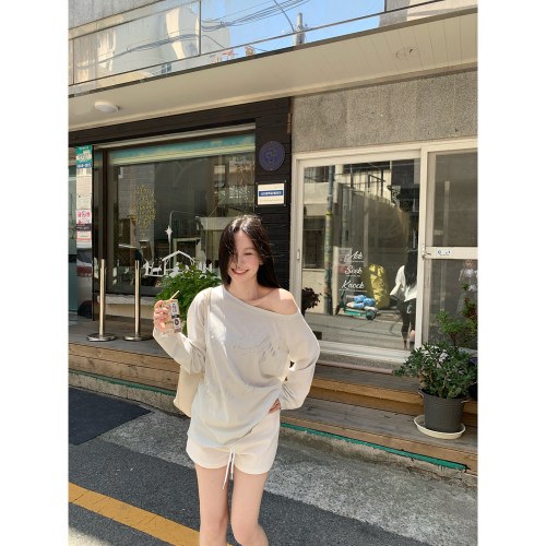 daydayicy 浅蓝色斜肩长袖上衣女夏季薄款宽松慵懒设计感小众上衣