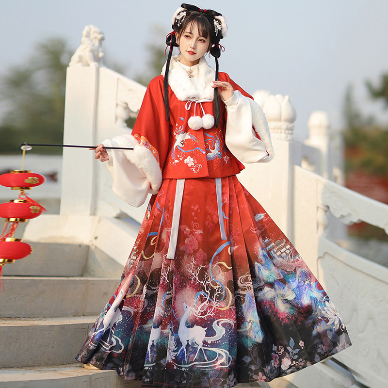 枫丹白鹿明制汉服女2021新款原创正品中国风冬季加厚斗篷全套古装