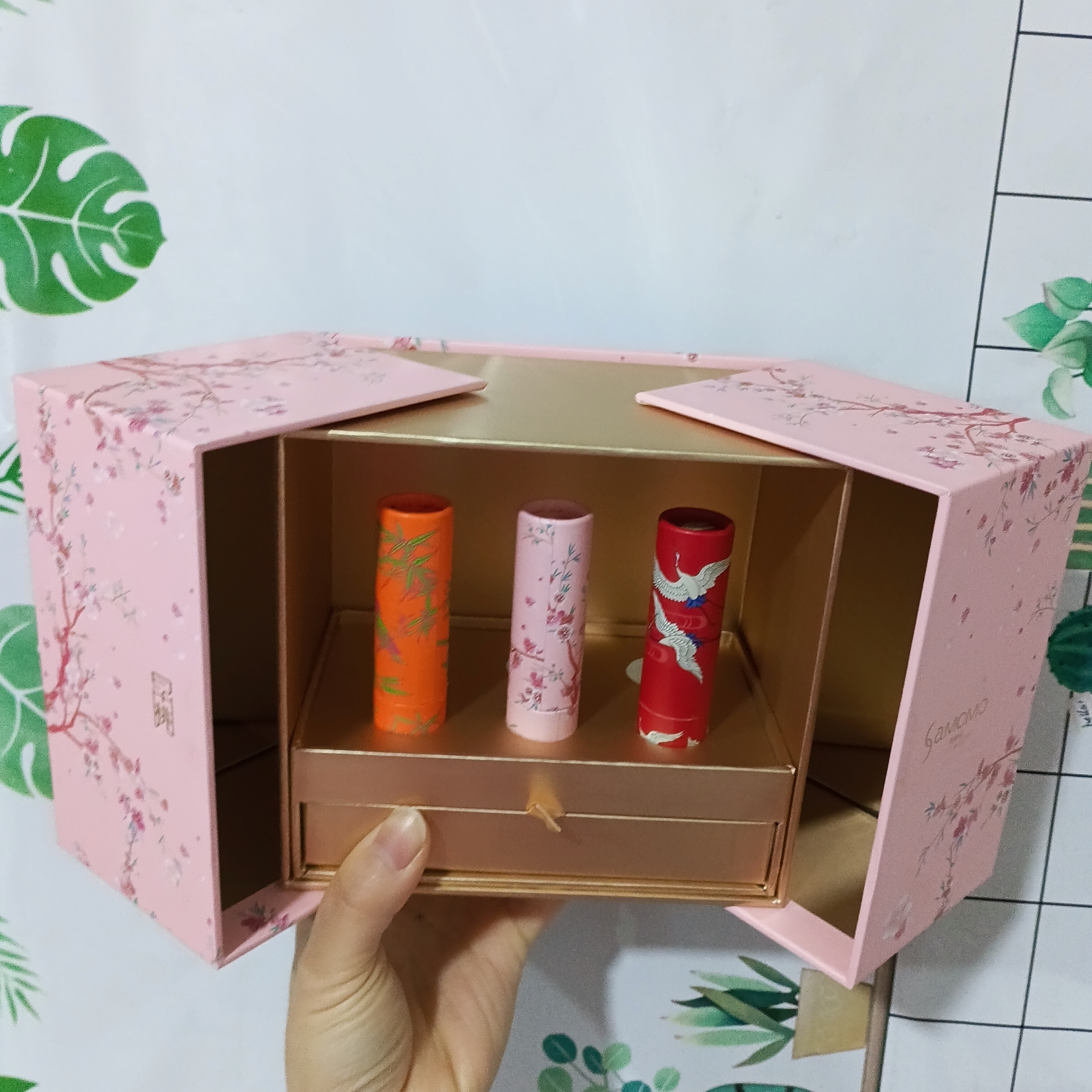 早~小桃~口红礼盒｜拍3支送梳妆盒礼盒一件｜礼盒数量有限 唇膏