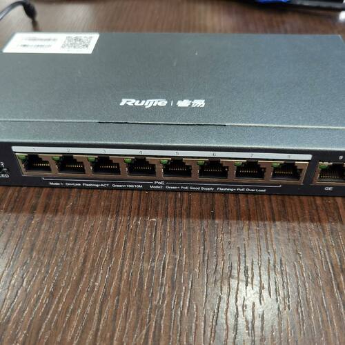 睿易 RG-ES209C-P    配件齐全。8个10/