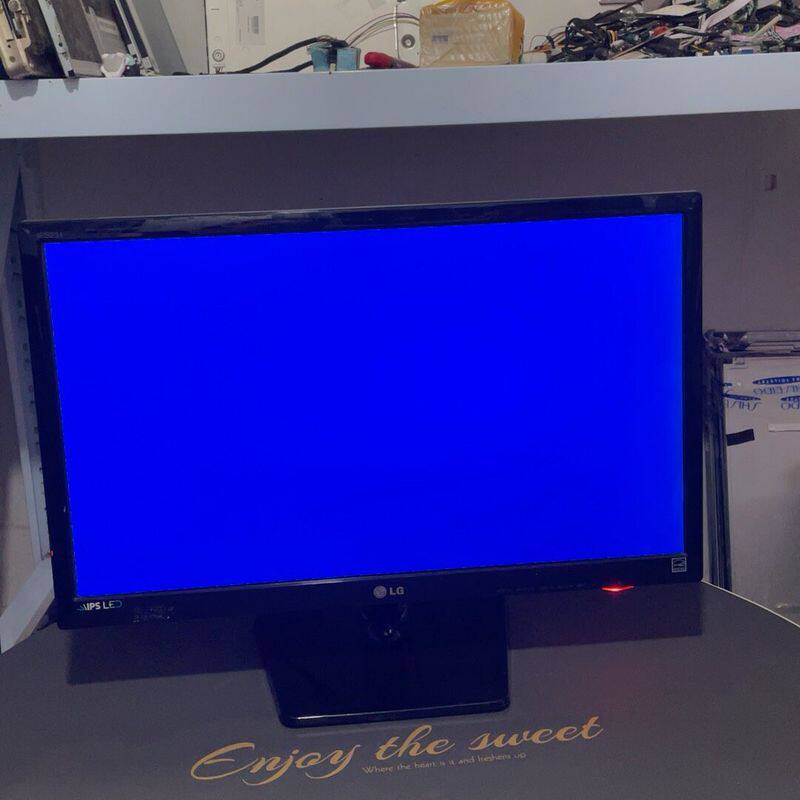 LG23寸 型号 IPS234TA显示器 两接口 带HDMI