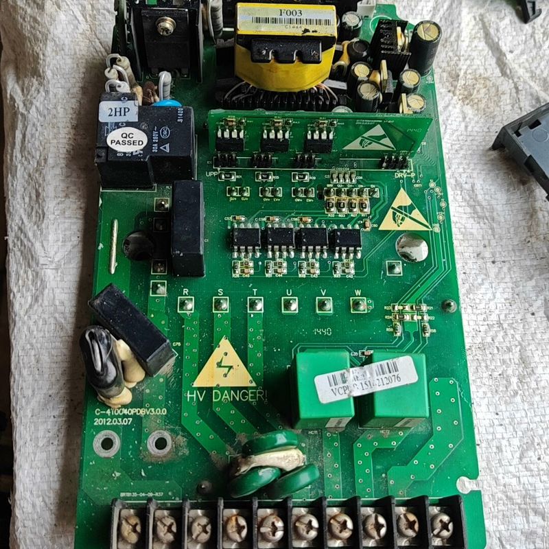 易驱CV310-4T0015M变频器电源板 拆机 实物