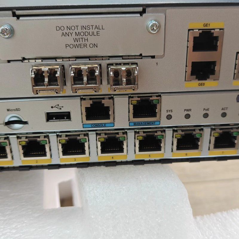 MSR5620 路由器 机框配置 状态良好。