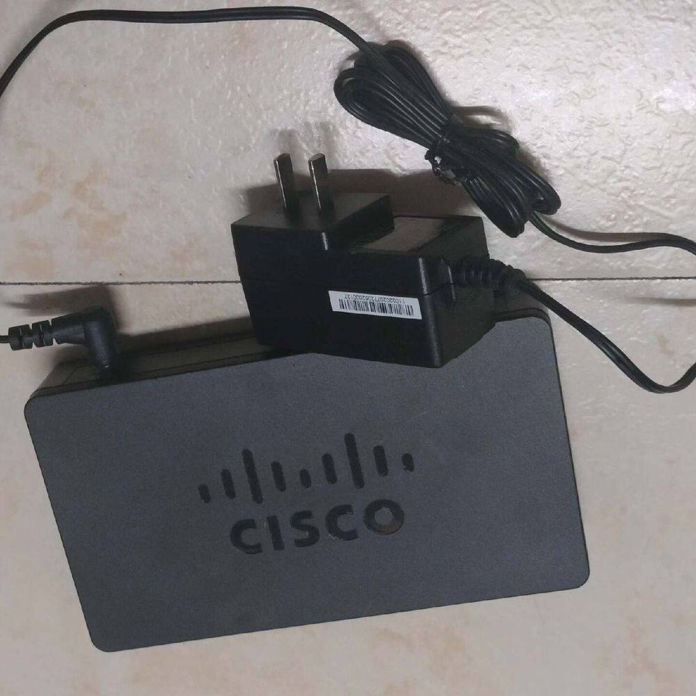 网线 cisco SF95D-08企业级交换机非网管 8口