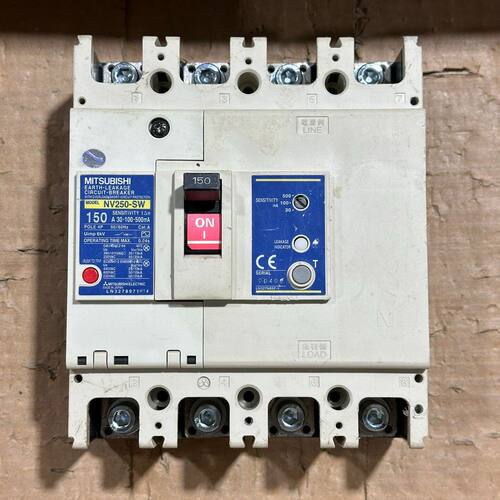 NV250-SW 4P150A漏电保护器 拆机