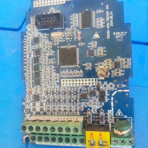 正弦变频器EM100  CPU 主板