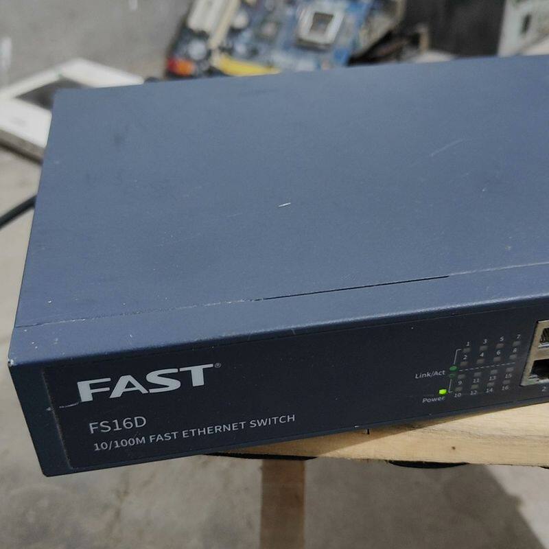 迅捷 FS16D 16口百兆交换机 有条电源线 成