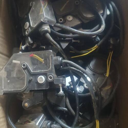 电梯轿门锁开关 型号DS-131 库存件。图片实物拍摄