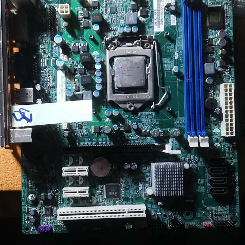 宏基(H61H2一AM3)主板带i3一3220u