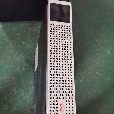 不间断电源 型号SRT1000UXI-LI