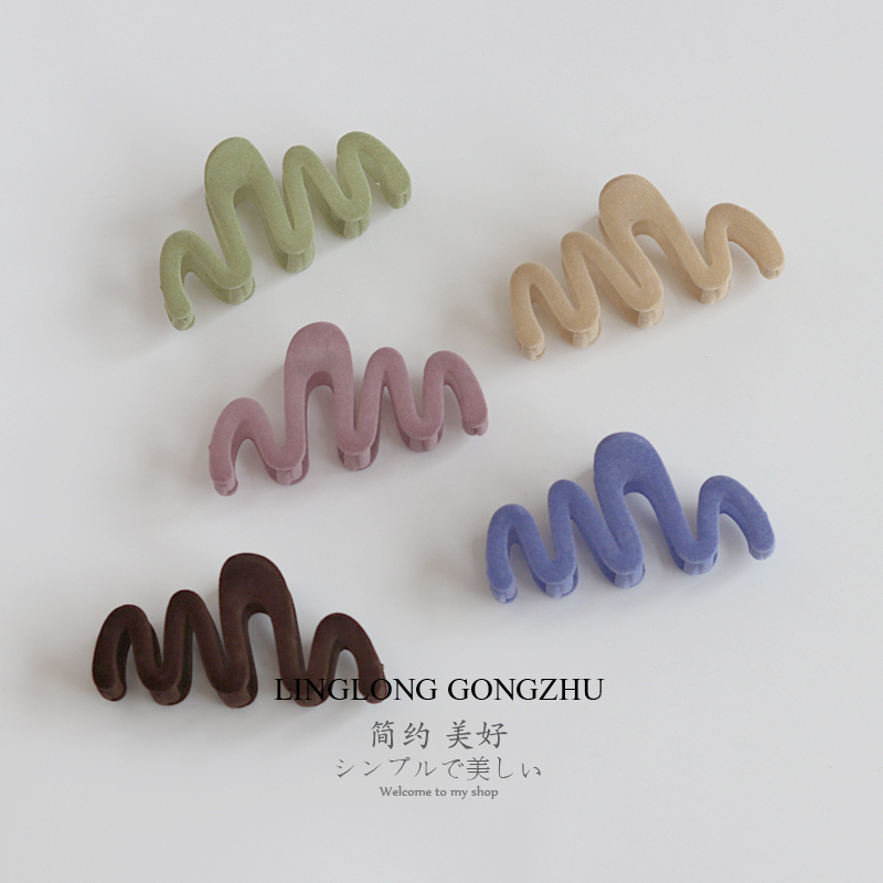 玲珑公主鲨鱼夹秋冬纯色