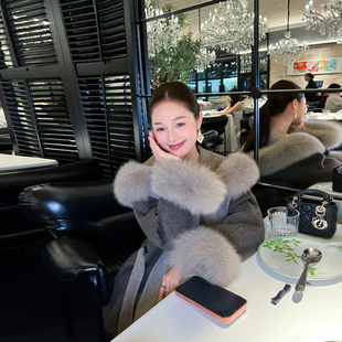 高级感灰色双面羊绒大衣女短款冬新款宽松气质大毛领连帽毛呢外套