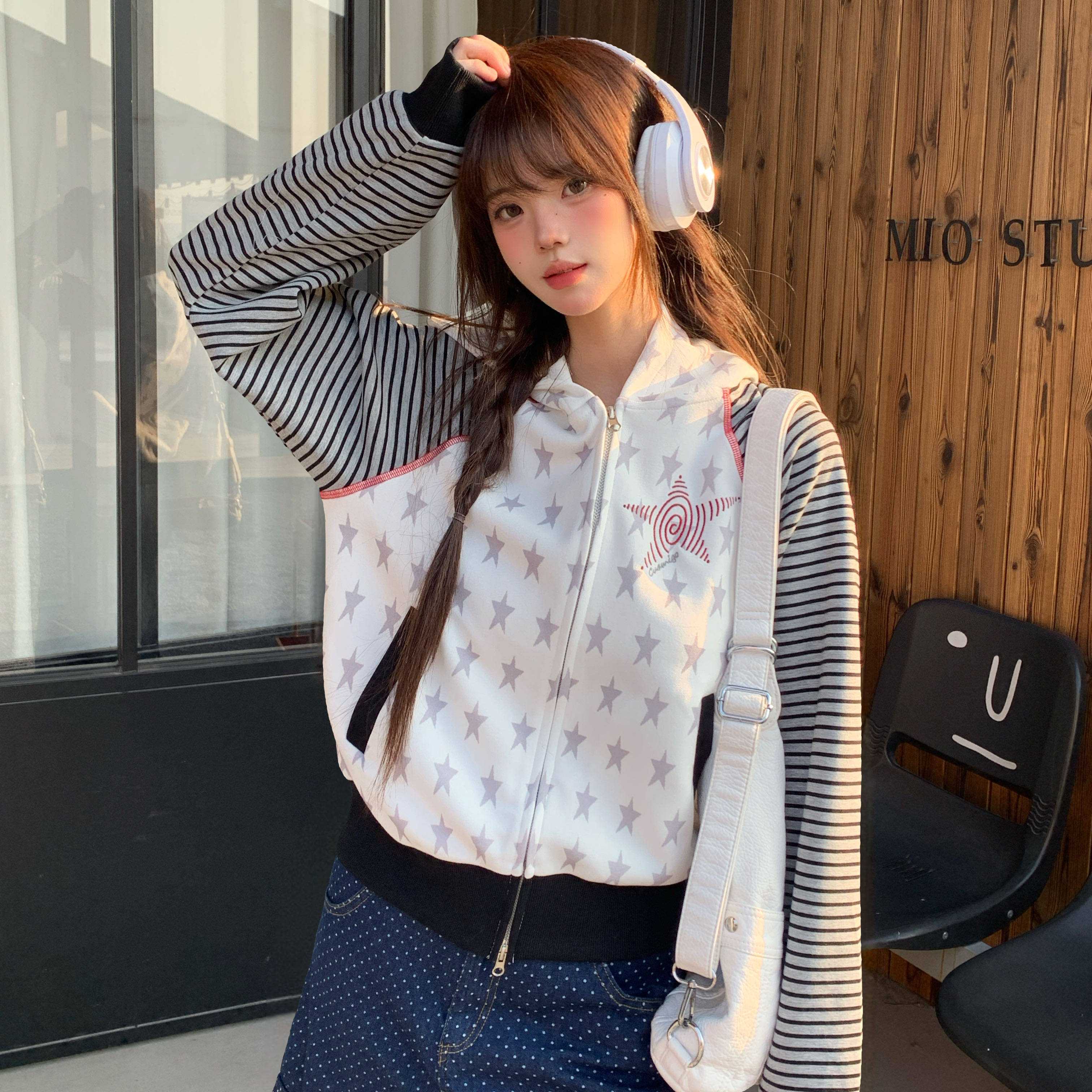 Amoeba韩系复古亚萌感星星条纹撞色连帽卫衣春季宽松开衫外套女