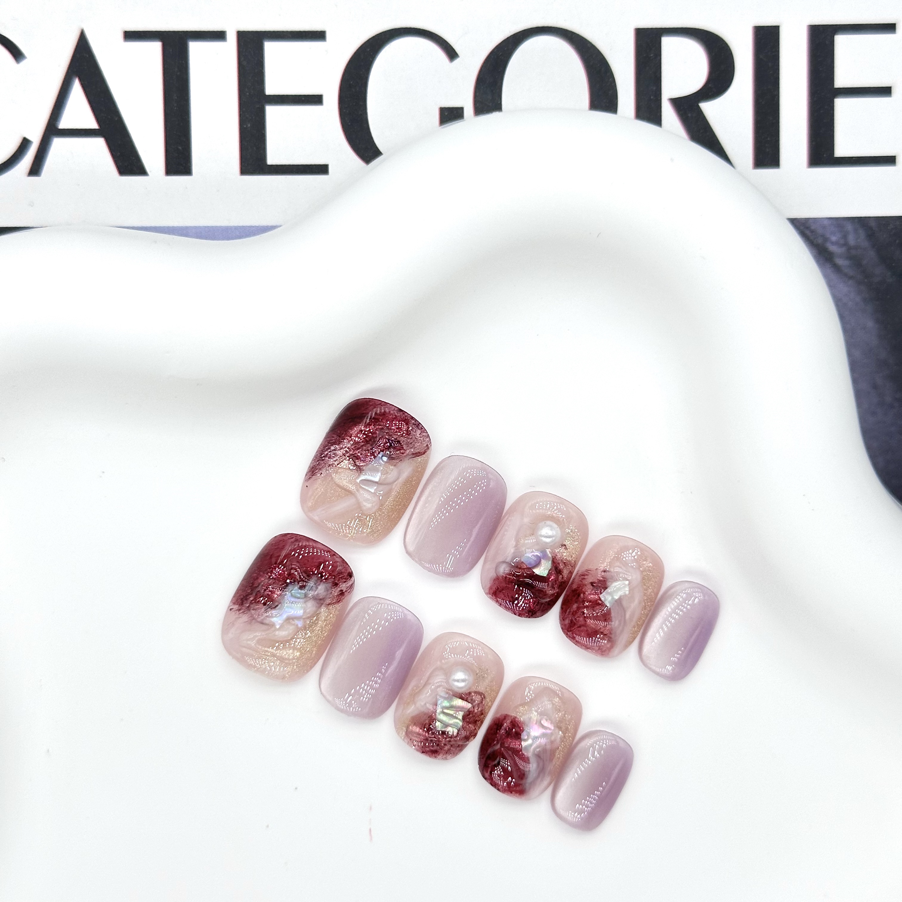 【花间酒】纯手工穿戴甲紫色猫眼小众高级晕染显白短款轻奢美甲