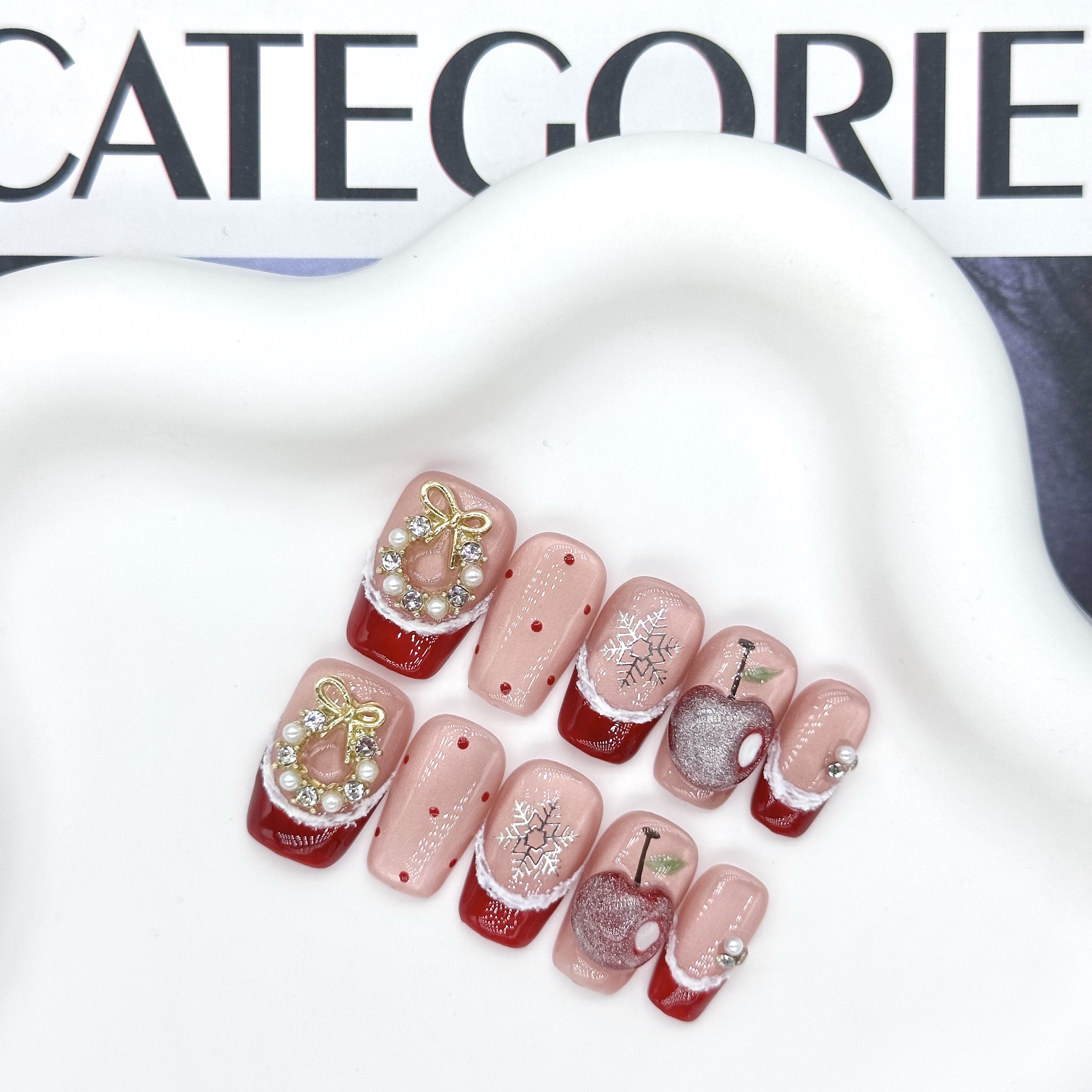 圣诞捏捏苹果雪花穿戴甲蝴蝶结珍珠钻饰显白短款纯手工甲片成品