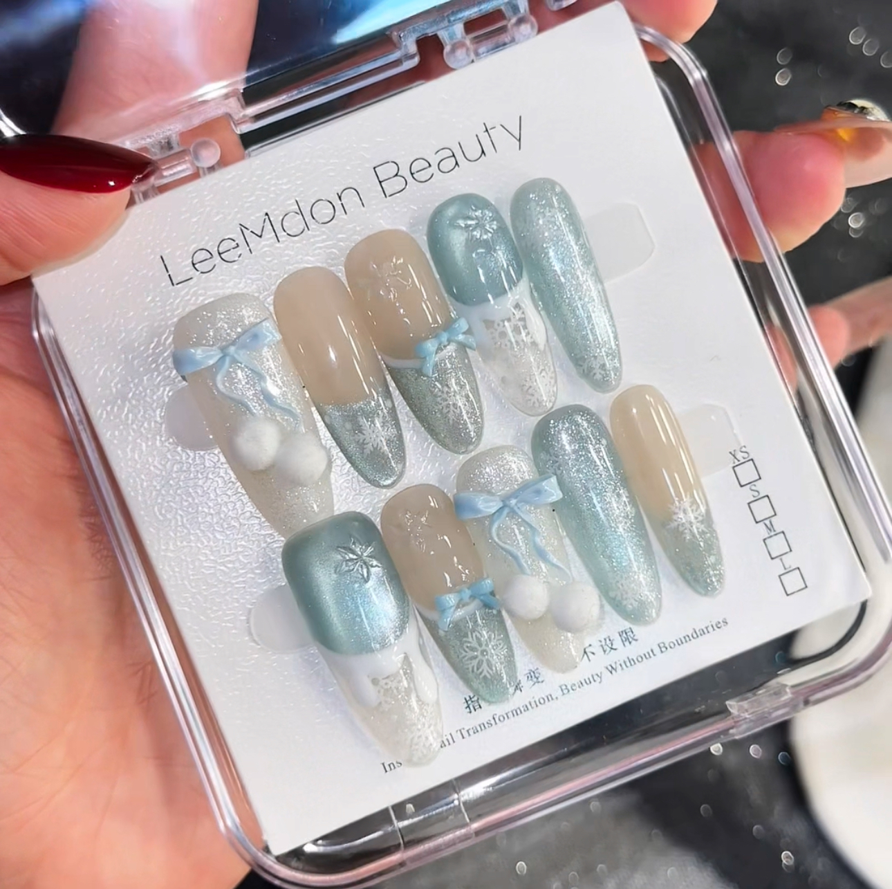 【冬季恋歌】冬季甜美可爱清透蓝色猫眼雪花毛球仙气纯手工穿戴甲