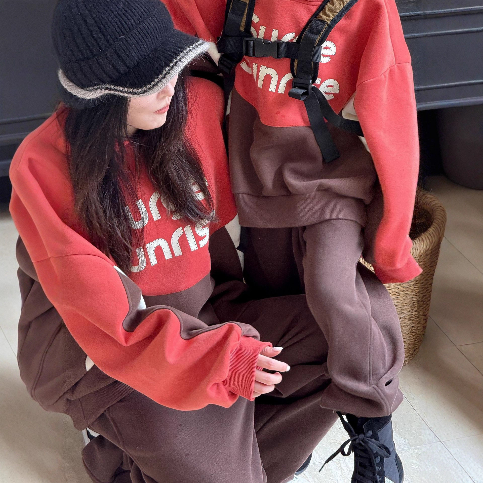 网红亲子装春秋母子装字母连帽卫衣洋气韩版秋冬休闲母女拼色上衣