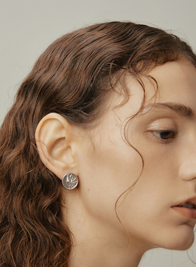 leclic WET DRAPERY系列 Hand硬币耳钉 原创设计 潮流酷 纯银