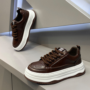 男鞋2025秋季新款时尚百搭厚底低帮板鞋真皮增高系带复古休闲鞋潮