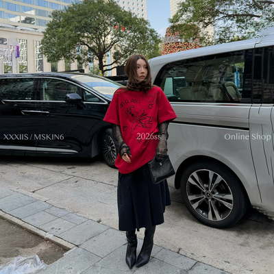 早春马年贺岁T恤女黑色卡通线条