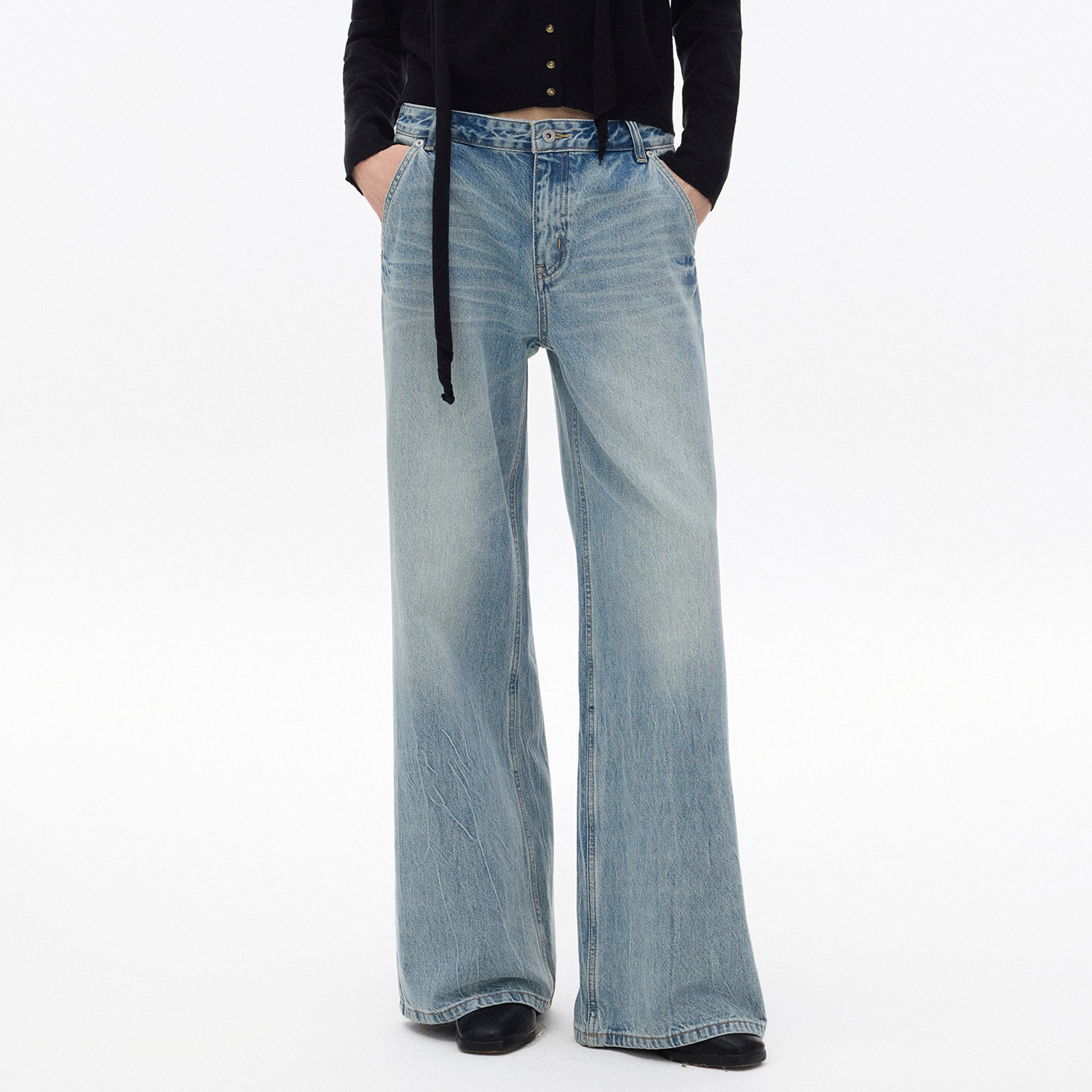 INTERRIS浅蓝洗水立体猫须扎花纯棉低腰牛仔长裤宽松直筒牛仔裤女