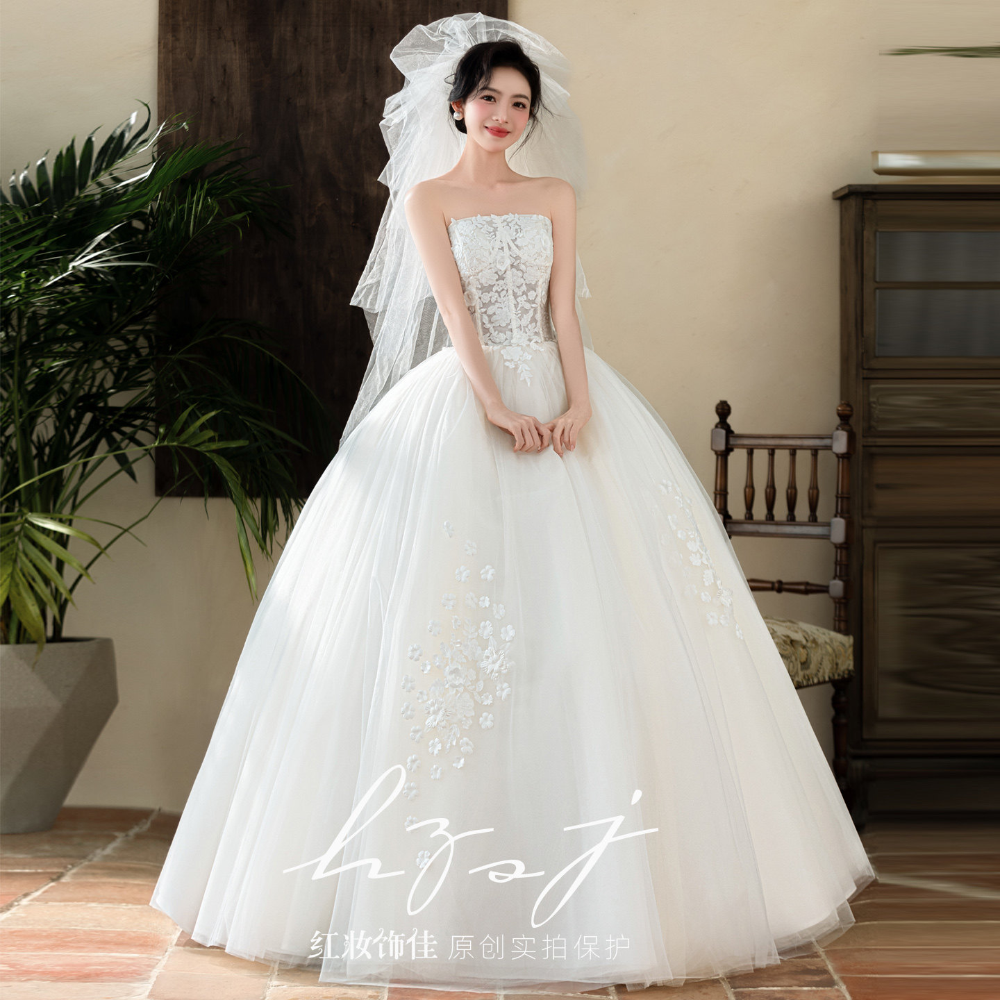 2026新款轻抹胸蕾丝小个子婚纱