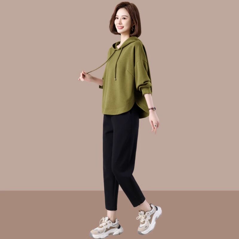 潮牌休闲卫衣套装女2026春秋大码宽松显瘦中年妈妈运动减龄两件套