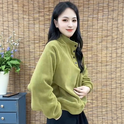 2025年秋冬新款时尚半高领卫衣女宽松加绒加厚纽扣短款慵懒风上衣