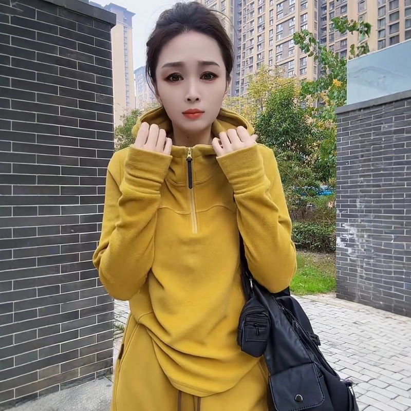 梦伊甸欧货时尚减龄沙姜黄帽衫