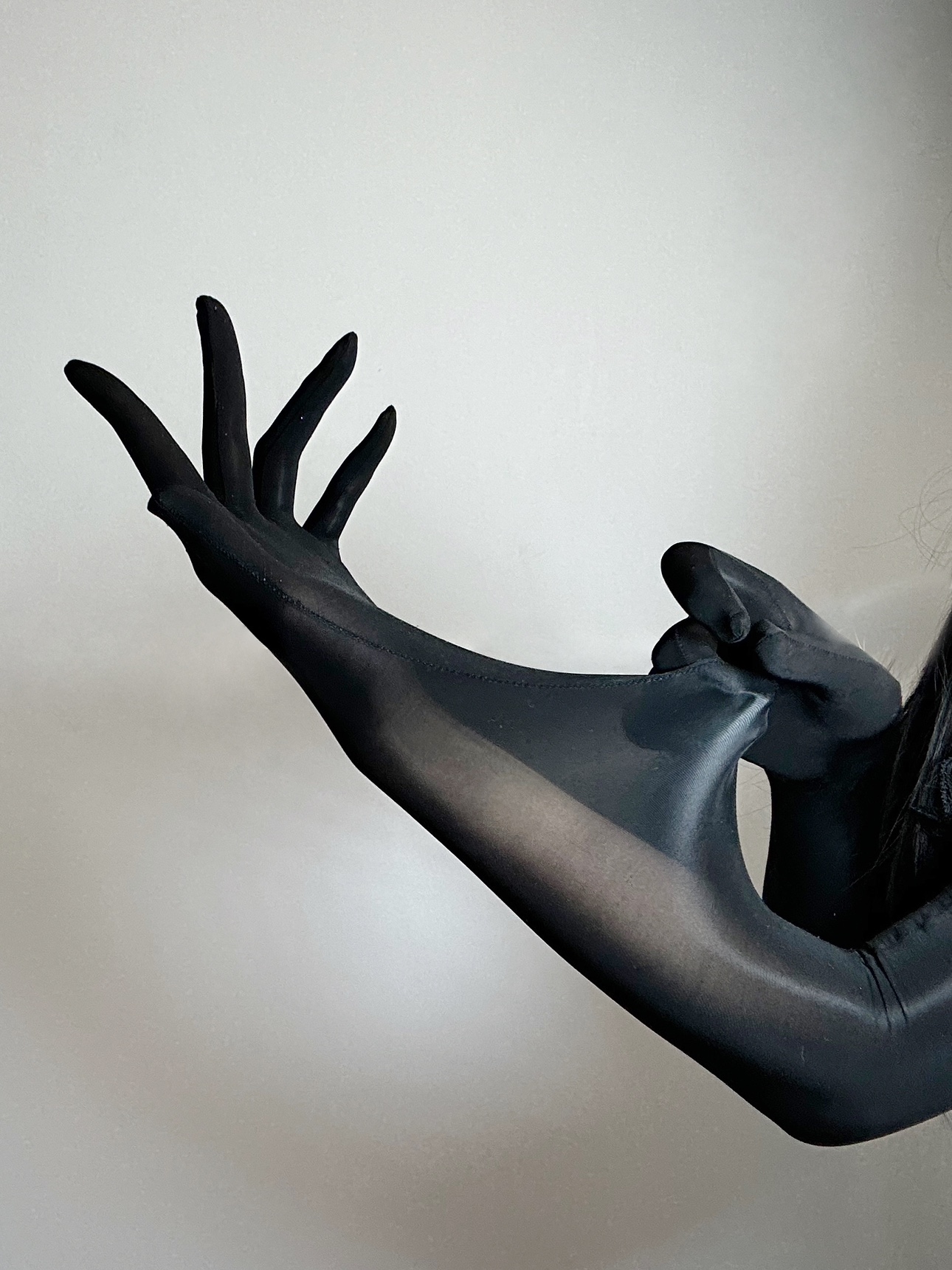 【新升级】一双奇怪用途想象力滑溜丝袜手套冲透油光黑丝