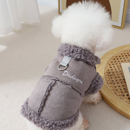 小狗穿的衣服可牵引秋冬季