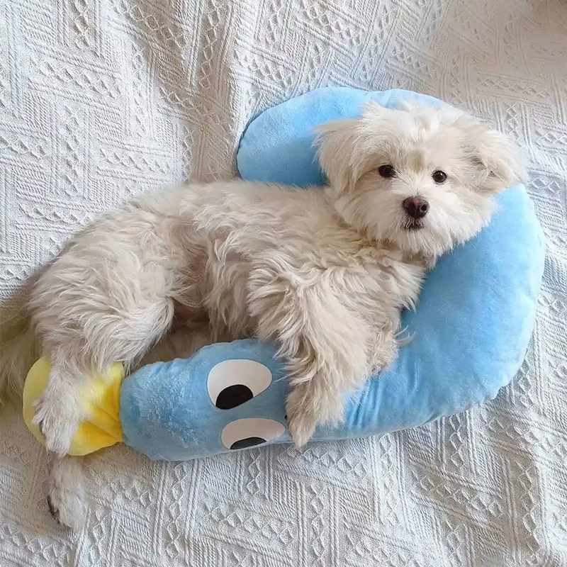 狗狗睡觉枕头小狗专用小型犬宠物比熊睡觉用问号靠枕绒抱枕高颜值