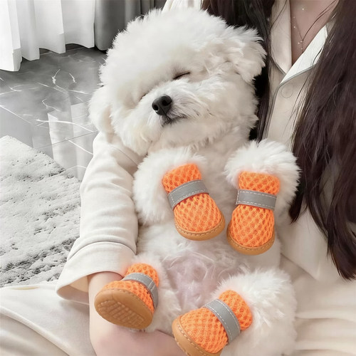 狗狗鞋子夏透气小型犬外出专用宠物鞋子防掉脚软底防滑四季通用