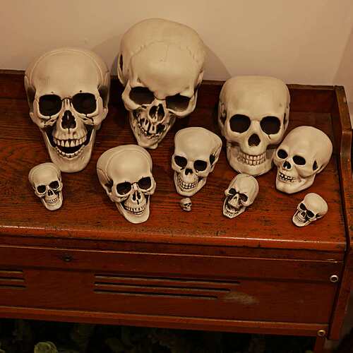 HalloweenPlasticSkullOrnament