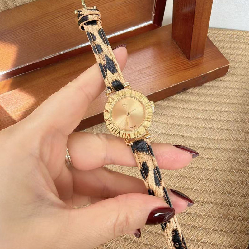 简约气质豹纹皮带女韩版轻奢手表
